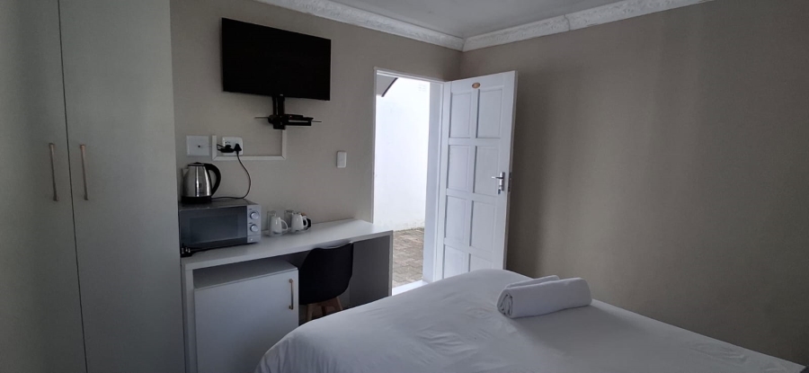 8 Bedroom Property for Sale in Southernwood Eastern Cape